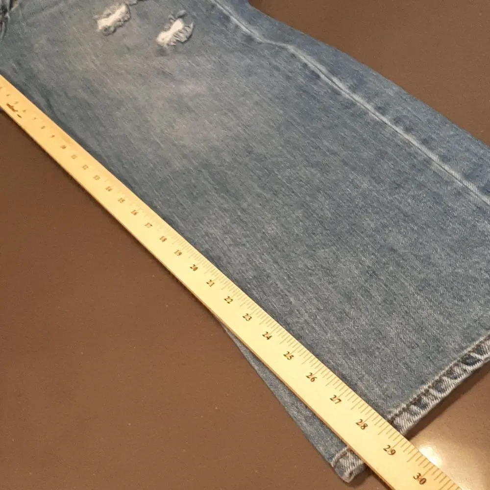 Encore Distressed Jeans Jr sz 15